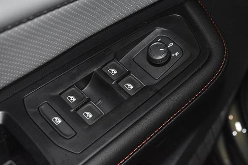 Avocado Green Pearl 2026 Volkswagen Atlas 2.0T Peak Edition