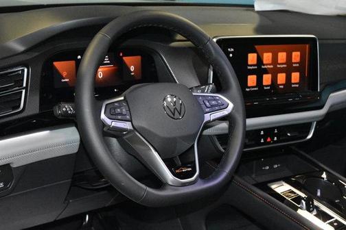 Avocado Green Pearl 2026 Volkswagen Atlas 2.0T Peak Edition