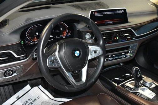 2022 BMW 740 i xDrive