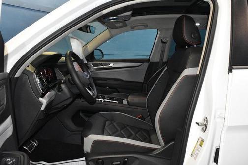 White 2026 Volkswagen Atlas 2.0T Peak Edition