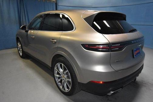 Palladium Metallic 2019 Porsche Cayenne Base