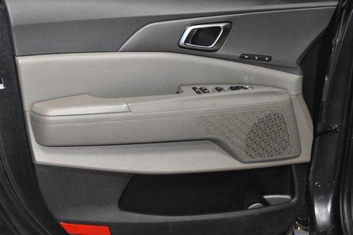 Metal 2025 Kia Carnival Hybrid EX