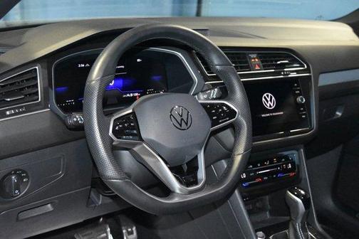2024 Volkswagen Tiguan 2.0T SE R-Line Black