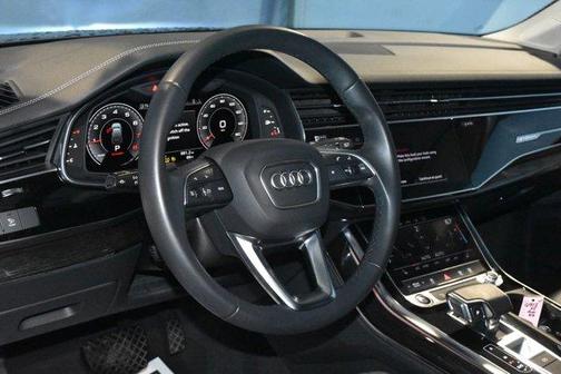 Samurai Gray Metallic 2024 Audi Q7 45 Premium Plus