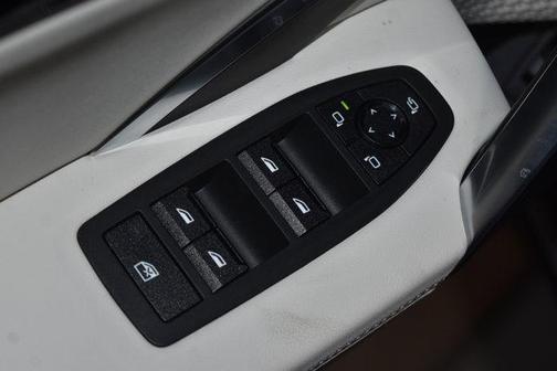 Night 2026 BMW X1 xDrive28i