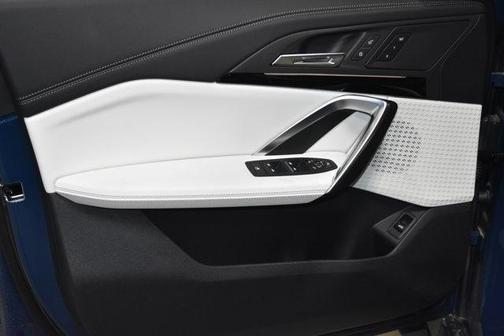 Night 2026 BMW X1 xDrive28i