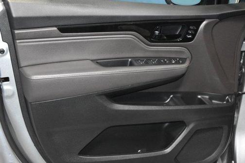 Lunar Silver Metallic 2023 Honda Odyssey Elite