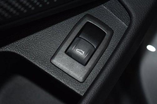 2025 BMW 330 i xDrive