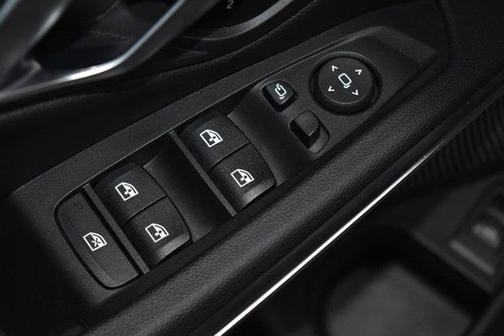 2025 BMW 330 i xDrive