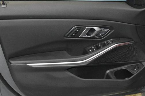 2025 BMW 330 i xDrive