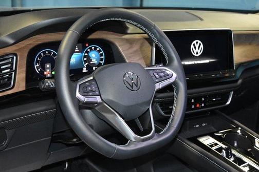 2024 Volkswagen Atlas 2.0T SE