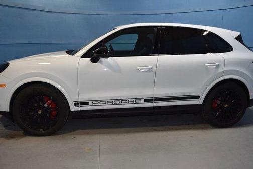 2024 Porsche Cayenne S