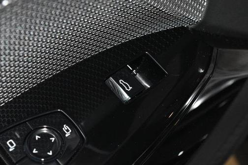 Black Sapphire Metallic 2026 BMW 760 760i xDrive