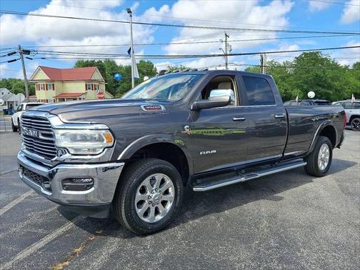 2022 RAM 3500 Laramie Crew Cab 4x4 8 Box