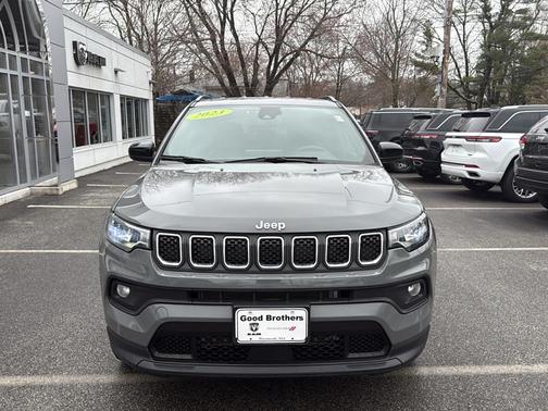 Sting Gray Clearcoat 2023 Jeep Compass Latitude