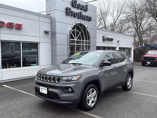 Sting Gray Clearcoat 2023 Jeep Compass Latitude