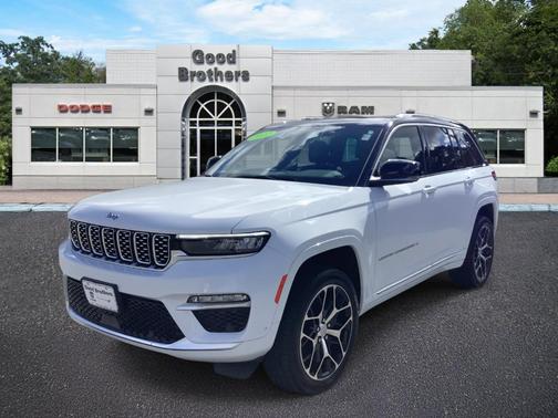 2022 Jeep Grand Cherokee Summit