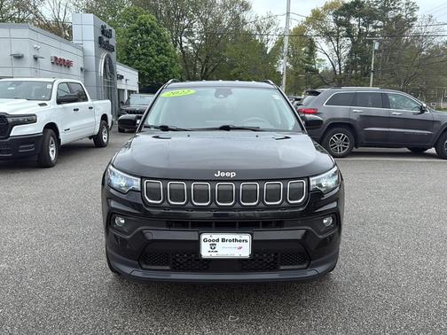Diamond Black 2022 Jeep Compass Latitude