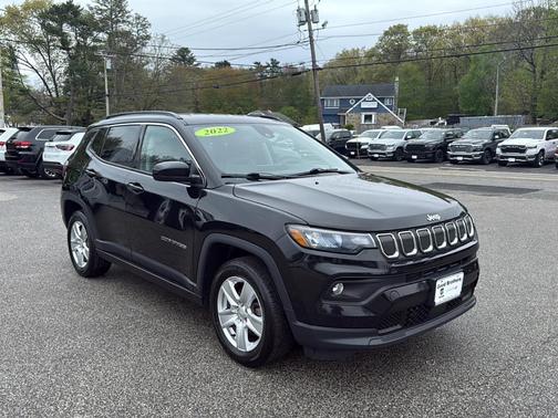 Diamond Black 2022 Jeep Compass Latitude