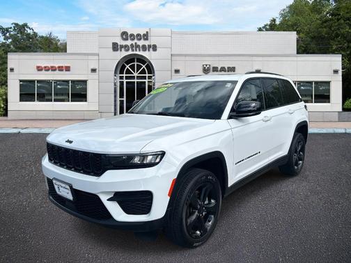 2023 Jeep Grand Cherokee Laredo