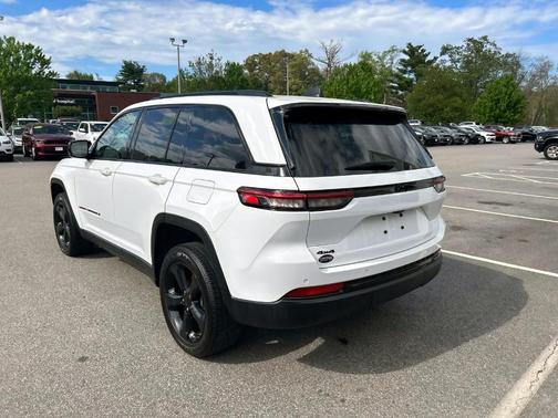 2023 Jeep Grand Cherokee Laredo