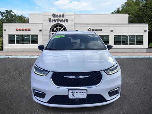 2024 Chrysler Pacifica Touring-L