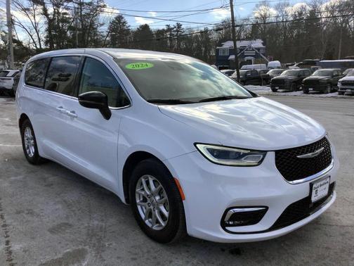 2024 Chrysler Pacifica Touring-L