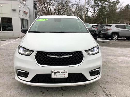 2024 Chrysler Pacifica Touring-L