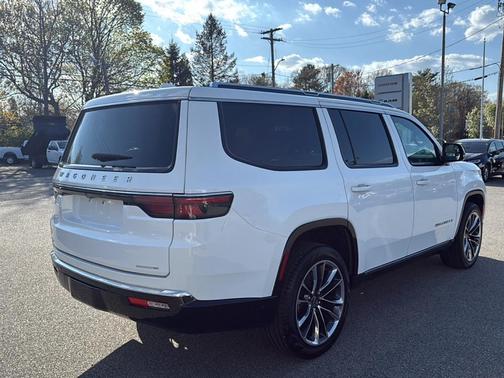 Bright White Clearcoat 2023 Jeep Wagoneer Series III
