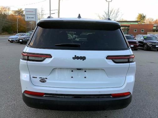 2023 Jeep Grand Cherokee L Laredo