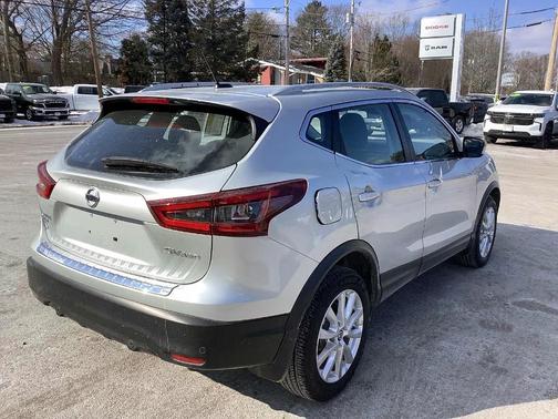 2021 Nissan Rogue Sport SV