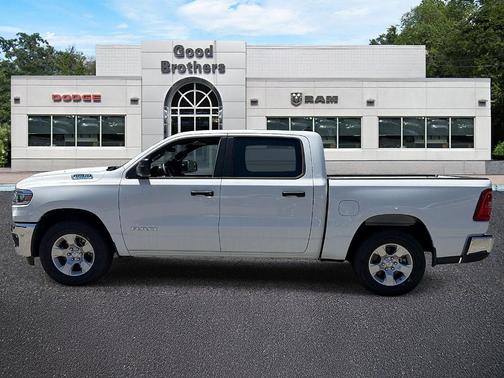 Bright White Clearcoat 2026 RAM 1500 Big Horn