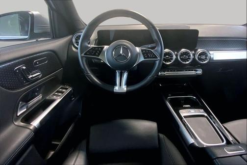 Cirrus Silver Metallic 2024 Mercedes-Benz EQB 300 4MATIC