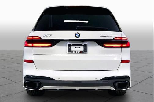 Alpine White 2024 BMW X7 xDrive40i