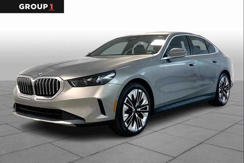 Oxide Grey Metallic 2026 BMW 530 i xDrive