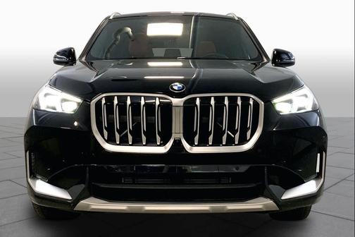 Black Sapphire Metallic 2025 BMW X1 xDrive28i