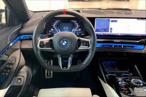 2024 BMW i5 M60