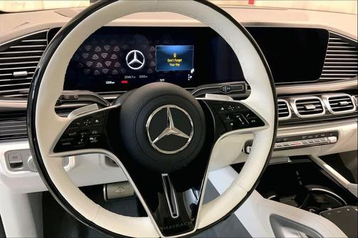2025 Mercedes-Benz Maybach GLS 600 4MATIC