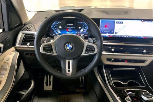 2025 BMW X7 M60i