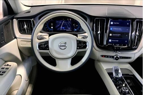 2023 Volvo XC60 B5 Ultimate Bright Theme