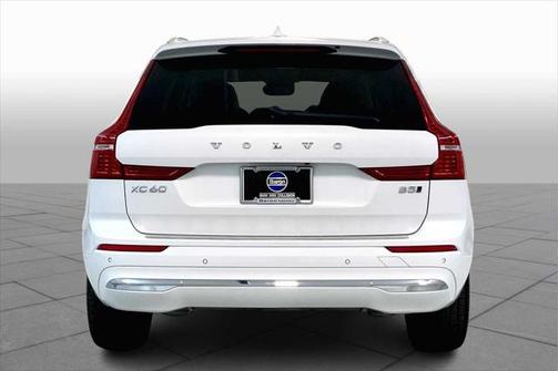 2023 Volvo XC60 B5 Ultimate Bright Theme