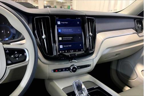 2023 Volvo XC60 B5 Ultimate Bright Theme