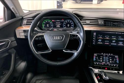 2019 Audi e-tron Premium Plus