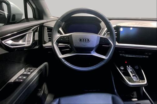 Glacier White Metallic 2024 Audi Q4 e-tron Premium Plus 55 quattro