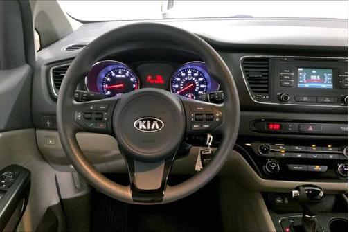 2016 Kia Sedona L
