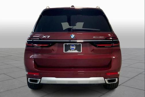 Aventurin Red Metallic 2026 BMW X7 xDrive40i