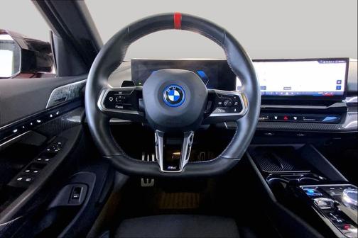 Vegas Red Metallic 2024 BMW i5 M60
