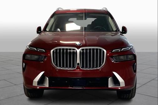 Aventurin Red Metallic 2026 BMW X7 xDrive40i
