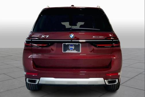 Aventurin Red Metallic 2026 BMW X7 xDrive40i