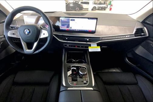 Aventurin Red Metallic 2026 BMW X7 xDrive40i